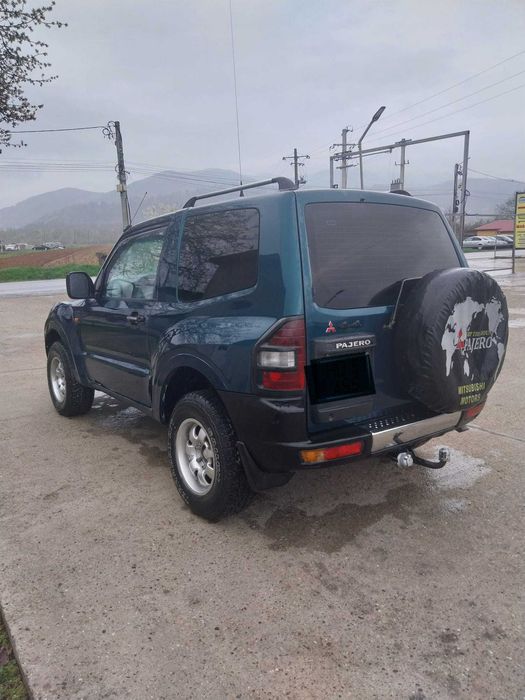 Vând Mitsubischi Pajero