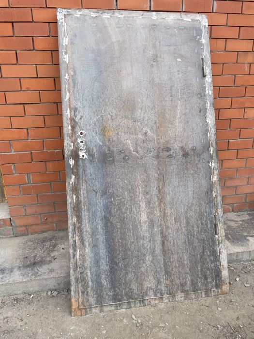 Продам три железные двери