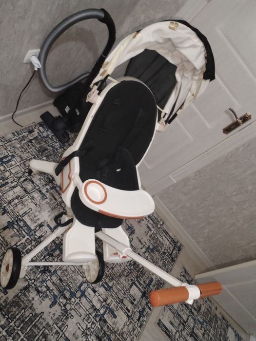 Коляска  сотилади