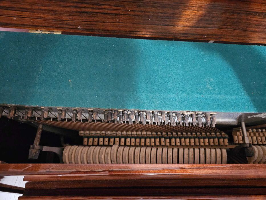 Руско пиано "RIGA"