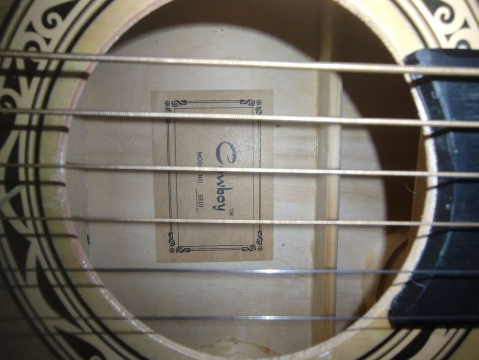 Гитара от бренда Cowboy