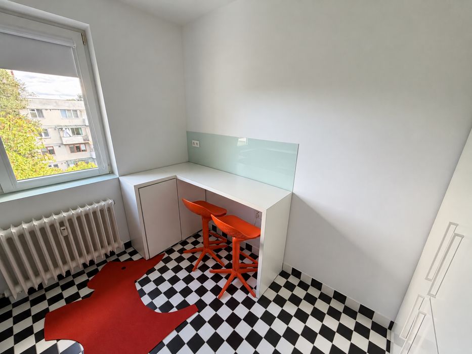Mobilă bucătărie completă + electrocasnice Bosch / Electrolux / Beko – stare foarte bună