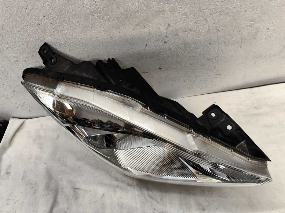 Оригинален фар Сузуки Суифт  Suzuki Swift