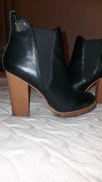 Продам женские сапоги