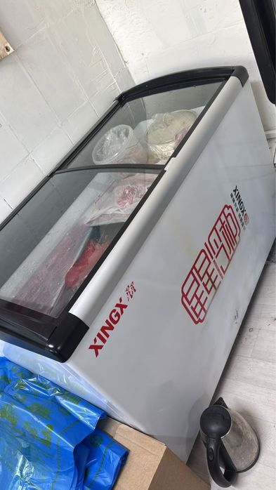 Витринный холодильник, морозильник