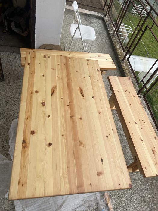 Масивна дървена маса с 2 пейки – нова, комплект