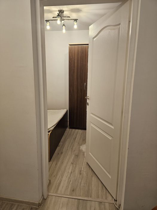 Vând apartament 3 camere Câmpina