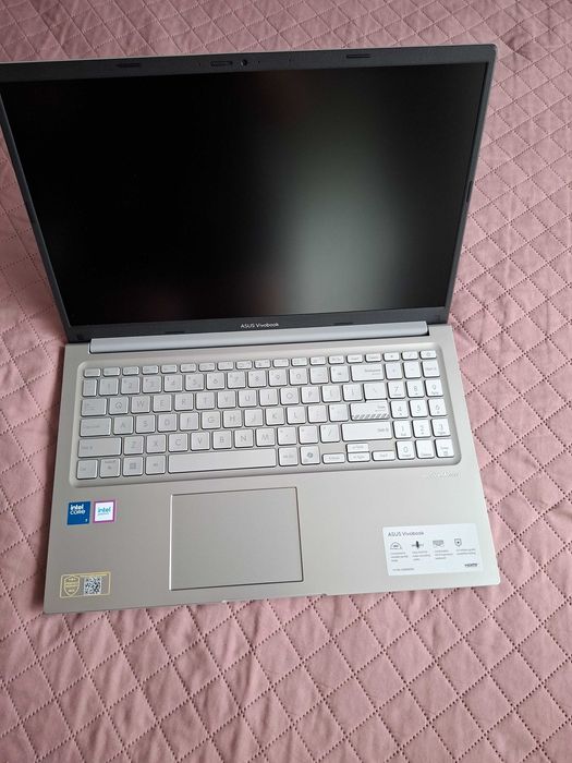 Laptop ASUS Vivobook 15 X1504MA - NOU  | Intel Core 7 350, 16GB DDR5, 512GB SSD, Garanție