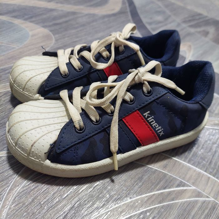 Продам кеды 28 р