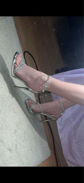 Сребърни токчета