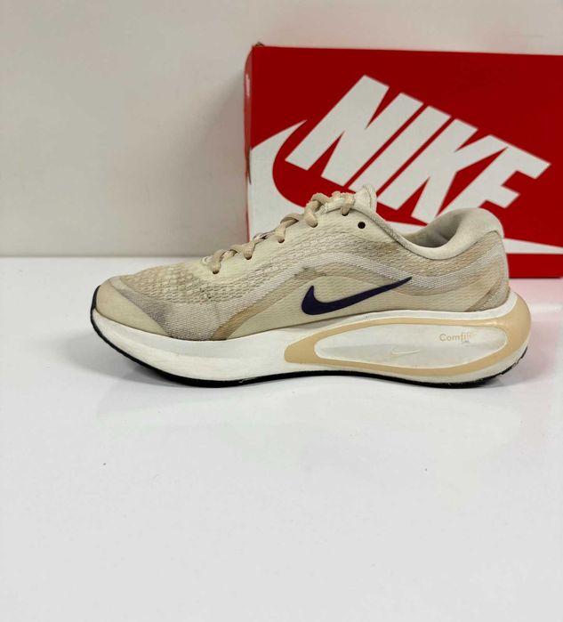 Nike Journey Road Running