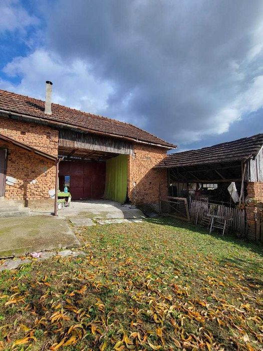 CASA   cu panorama si teren generos
