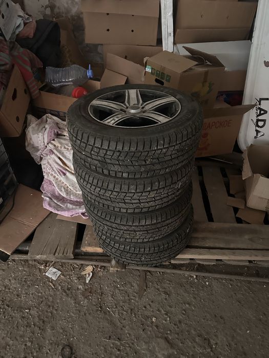 Продам зимнюю резину с дисками R14