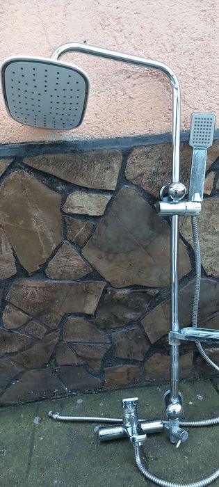 Продавам душ, смесител, слушалка.