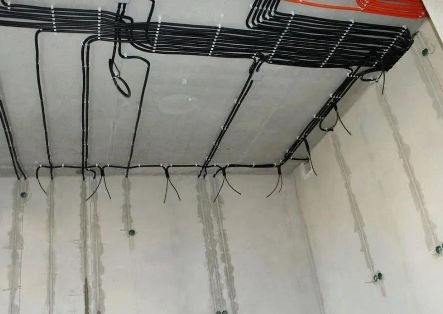 Электрик монтажник