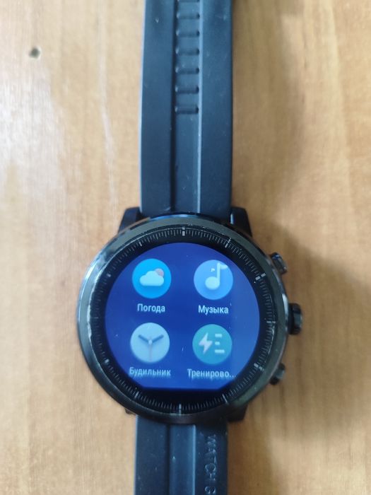Смарт часы "Amazfit Stratos"