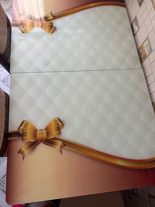 Продам кухонный  стол, 6 стульев