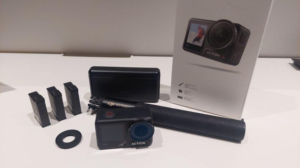 DJI Osmo Action 4 - Adventure Combo
