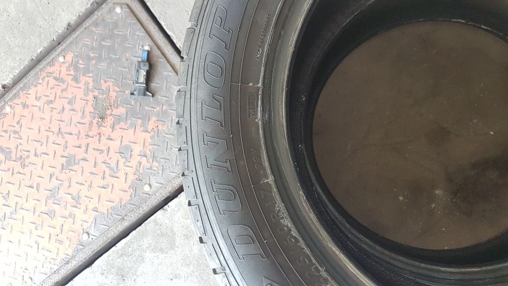 Летни гуми 2 броя DUNLOP 225 60 R17 дот1412