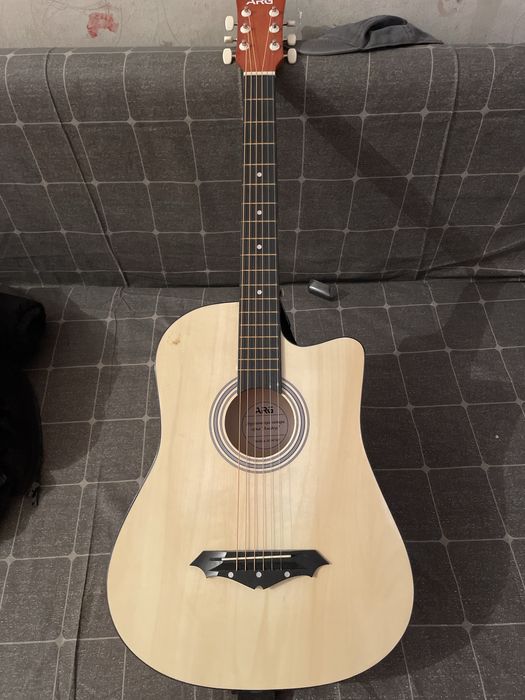 гитара аккустическая