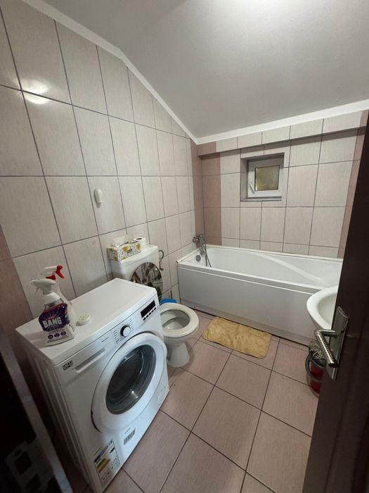 Inchiriez apartament 2 camere decomandat