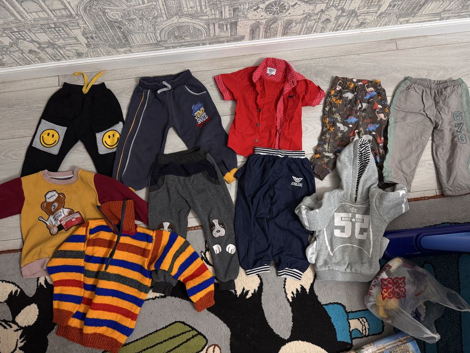Продам детские вещи.