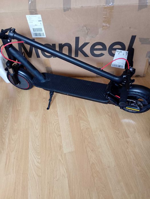 Нова електрическа тротинетка с Амортисьори Преден и заден ,