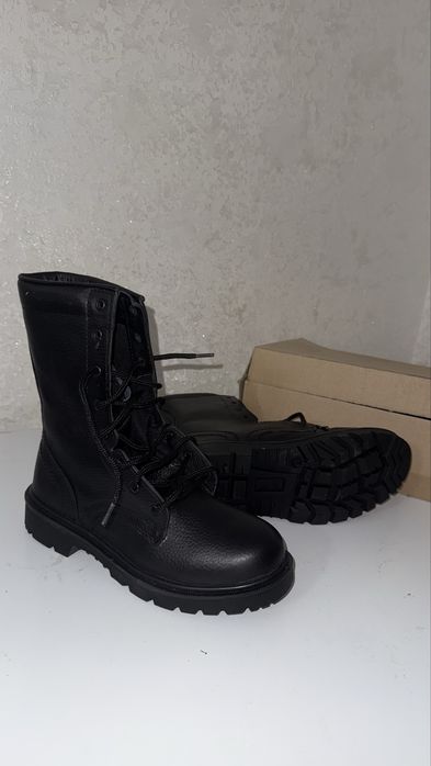 Берцы продам 43 и 42 размеры