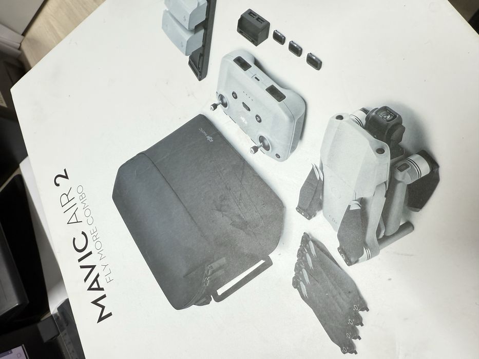 Квадрокоптер DJi Mavic air 2