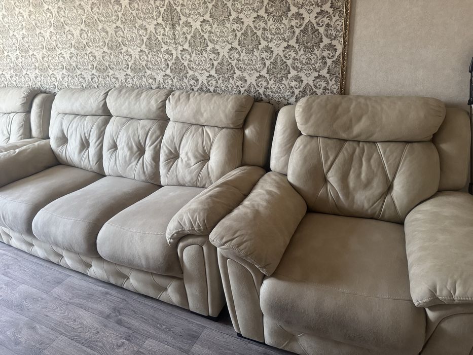 Диван и два кресла