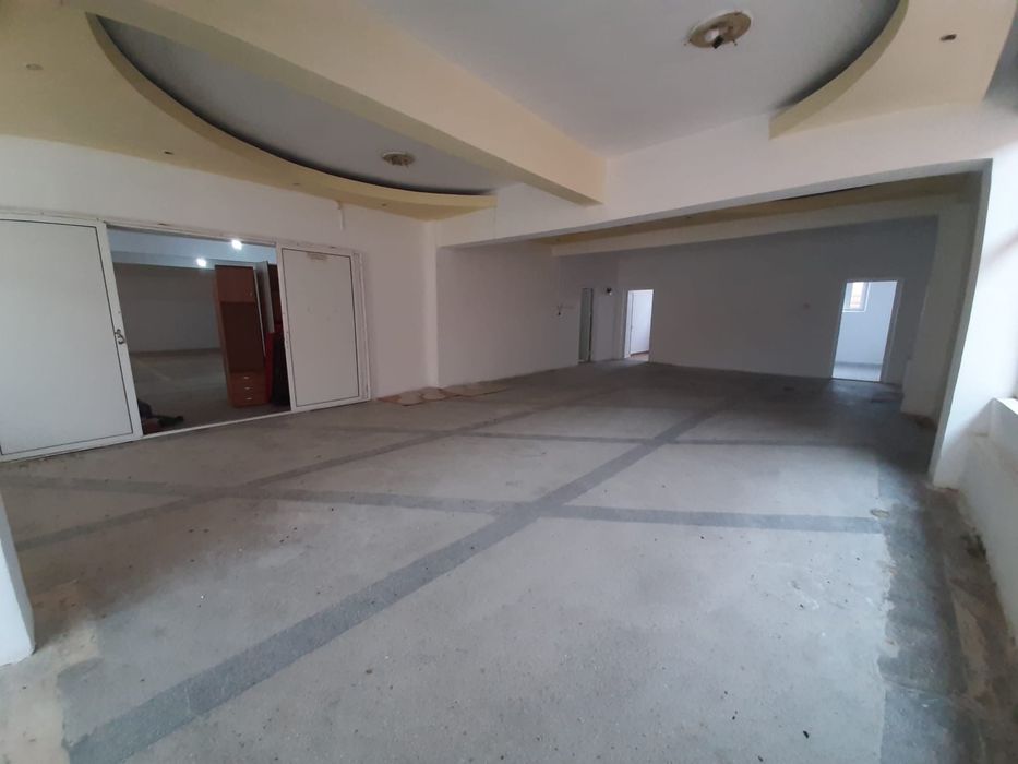 Cladire cu etaj 1840 mp in Ivanesti judetul Vaslui /se vinde la aproximativ  200€ mp construit la gata , fata de 1300€ mp cat ar costa in prezent !