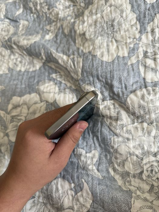 Продам 16 про макс