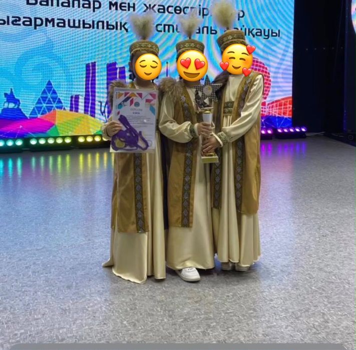 Продам национальный костюм для девочеки