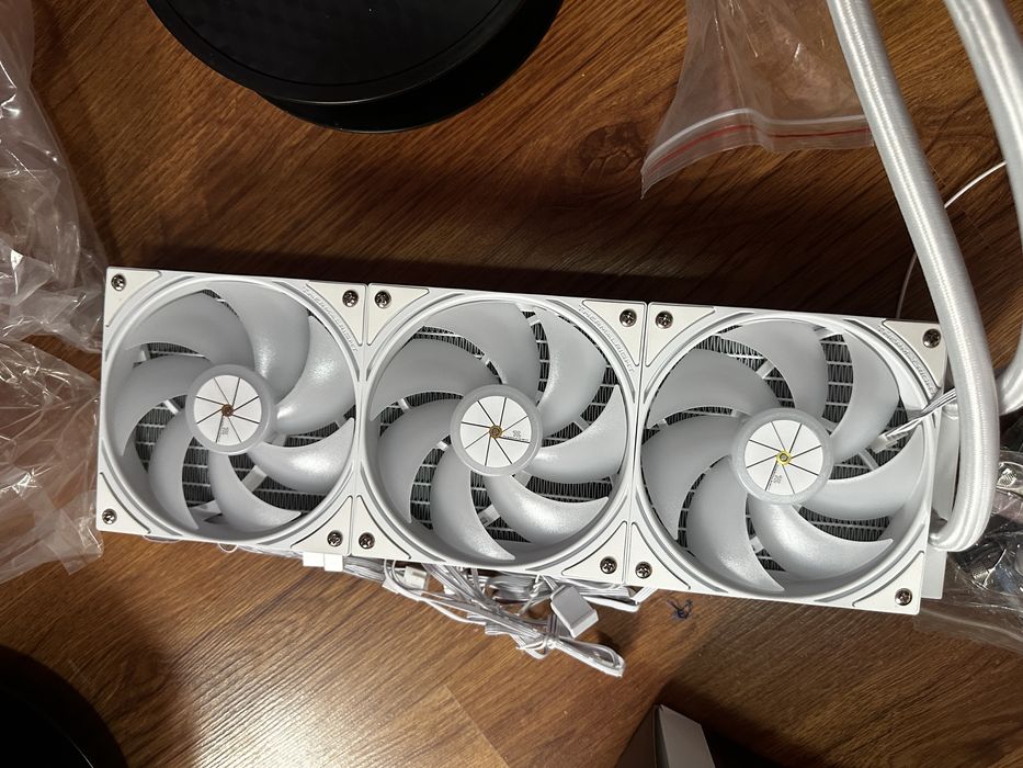 Cooler CPU NOU NOUȚ Thermalright Frozen Warframe 360 Ultra ARGB White, AIO 360mm cu ecran LCD, Intel & AMD