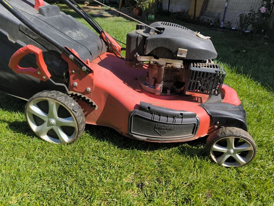 Самоходна косачка Raider GLM12