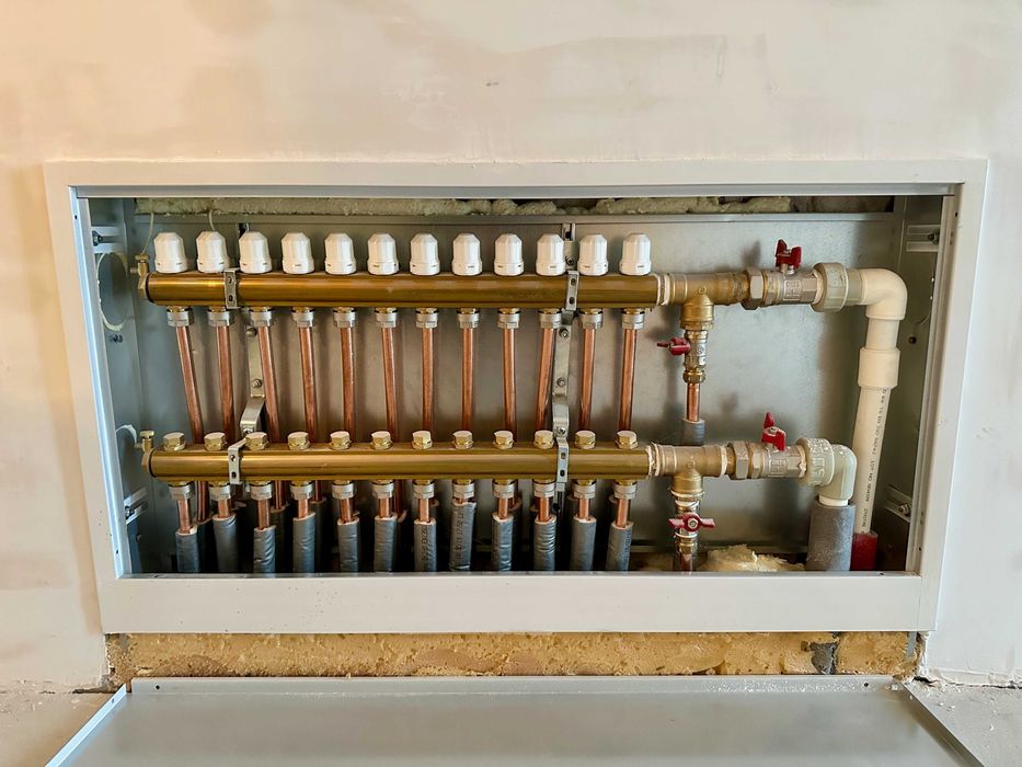 Pensiune semifinisată 3 etaje+mansarda, 18 ari - Maramureș, Rozavlea