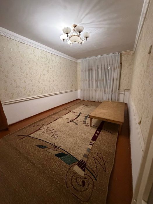 4х комнатная вдоль дороги с частичной обстановкой