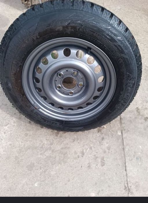 Комплект зимних шин