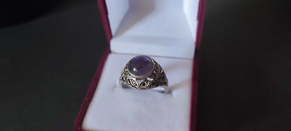Красивое женское кольцо с камнем АМЕТИСТ