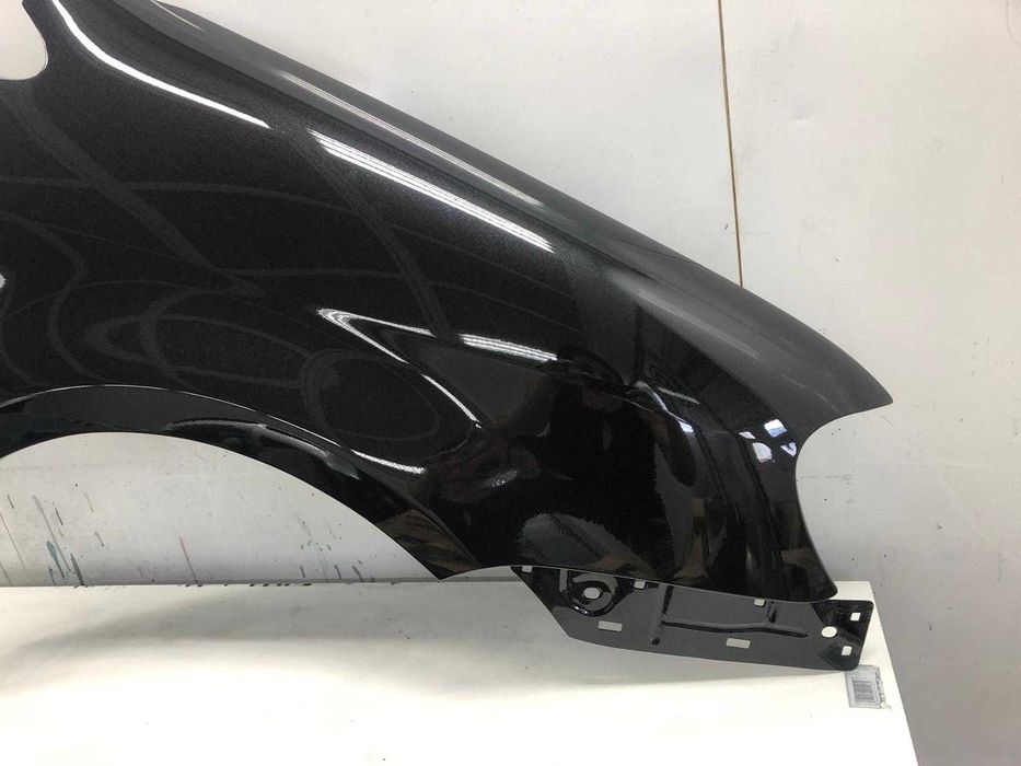 Aripa Fata Dreapta VW Touran 2003-2006 (LC9Z (Negru))