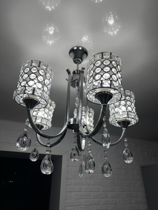 Продам Люстры для спальни 2шт