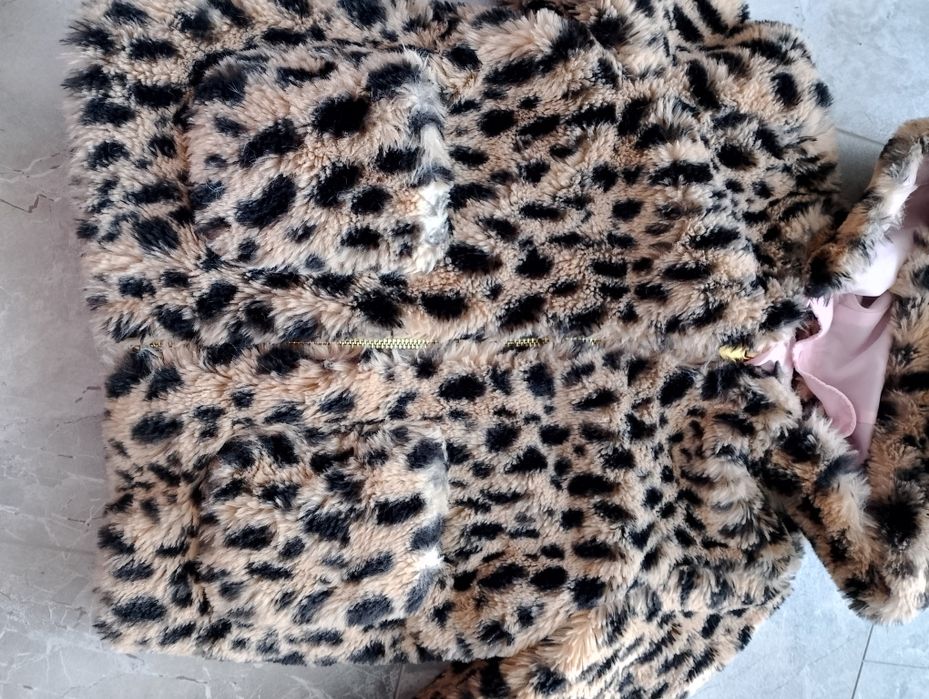 Детско леопардово плюшено яке с махаща се качулка  110-116 H&M