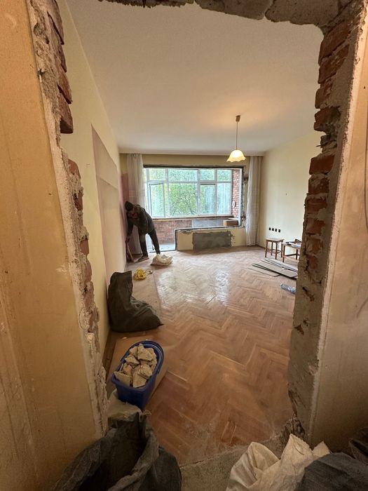 Демонтаж радиатори и климатици, къртене и извозване