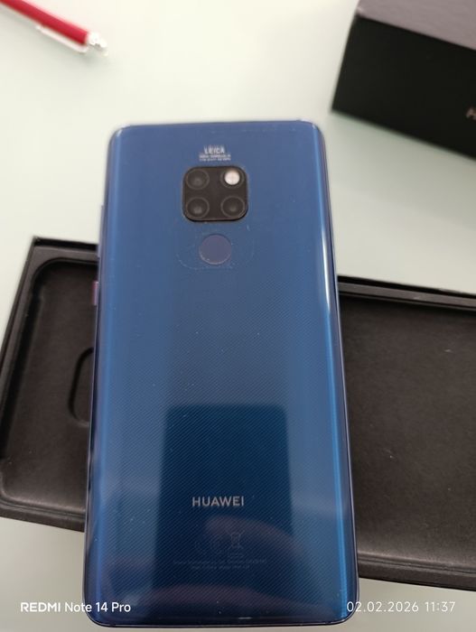 Телефон Huawei MATE 20