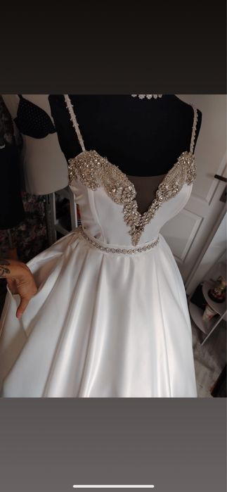 Vand rochie de mireasa