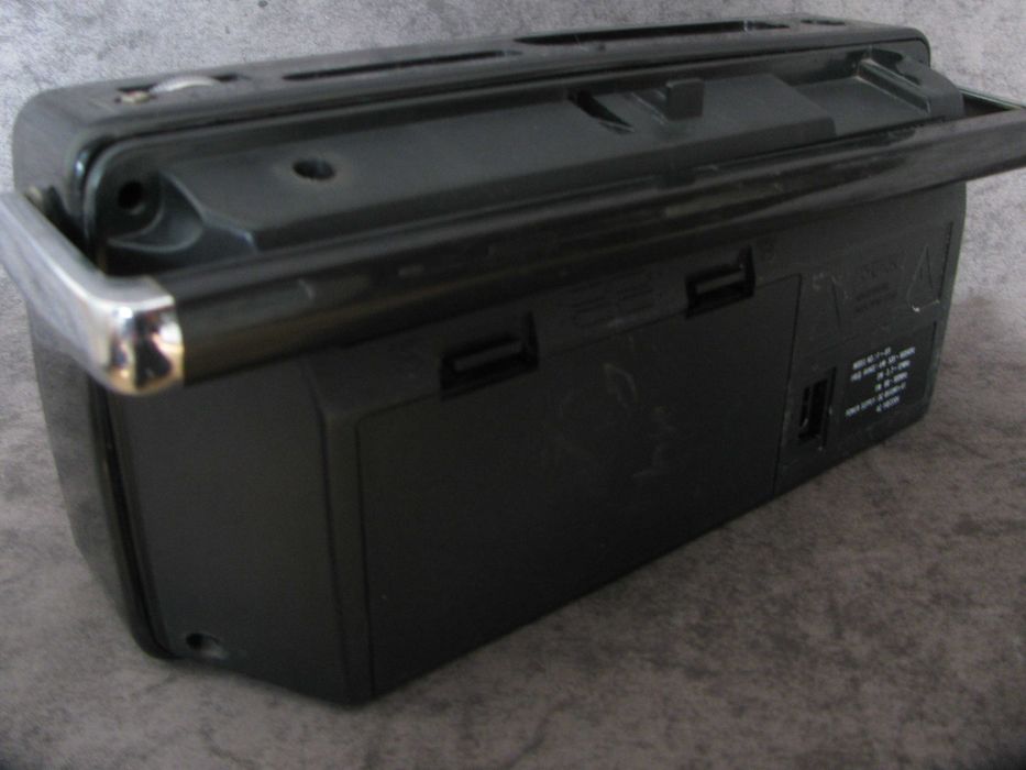 Кутия  ,  за  Радиокасетофон   ,  Отлична