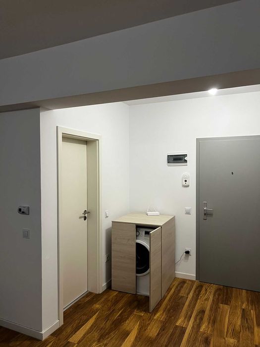 Vand studio zona Coresi