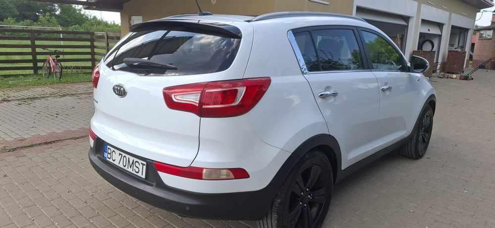 Kia Sportage 2011 benzină, 9.900 € — imagine 3