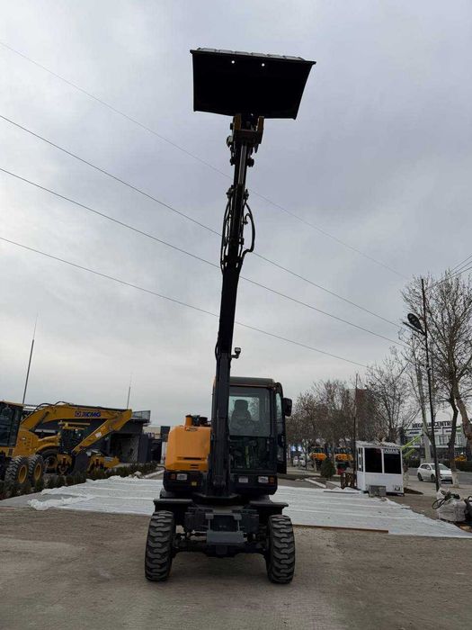 Колесный мини экскаватор Hyundai HW60