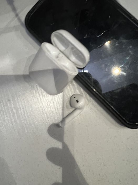 Air pods 2 original. Левая ушка